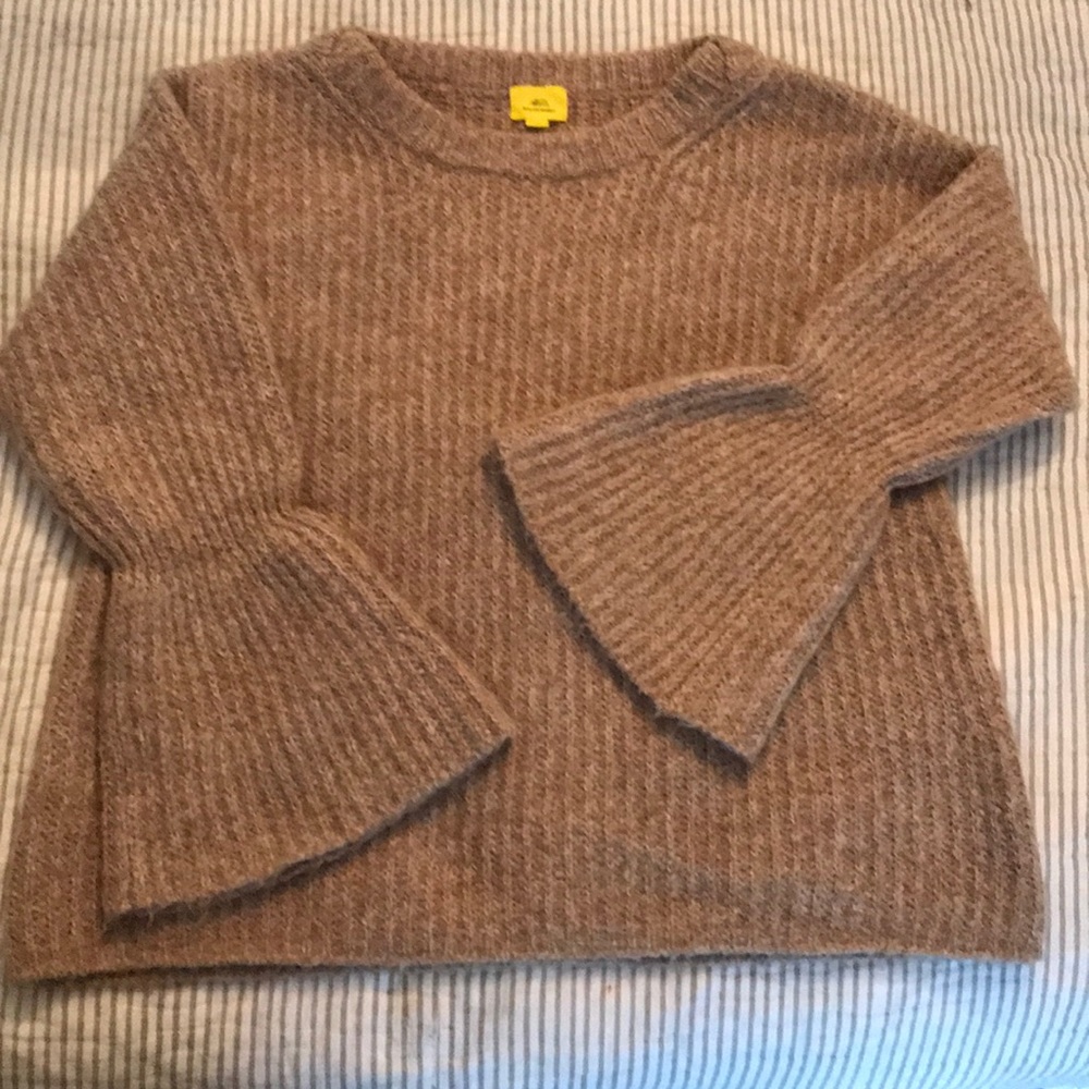 Sweater with Bell sleeves